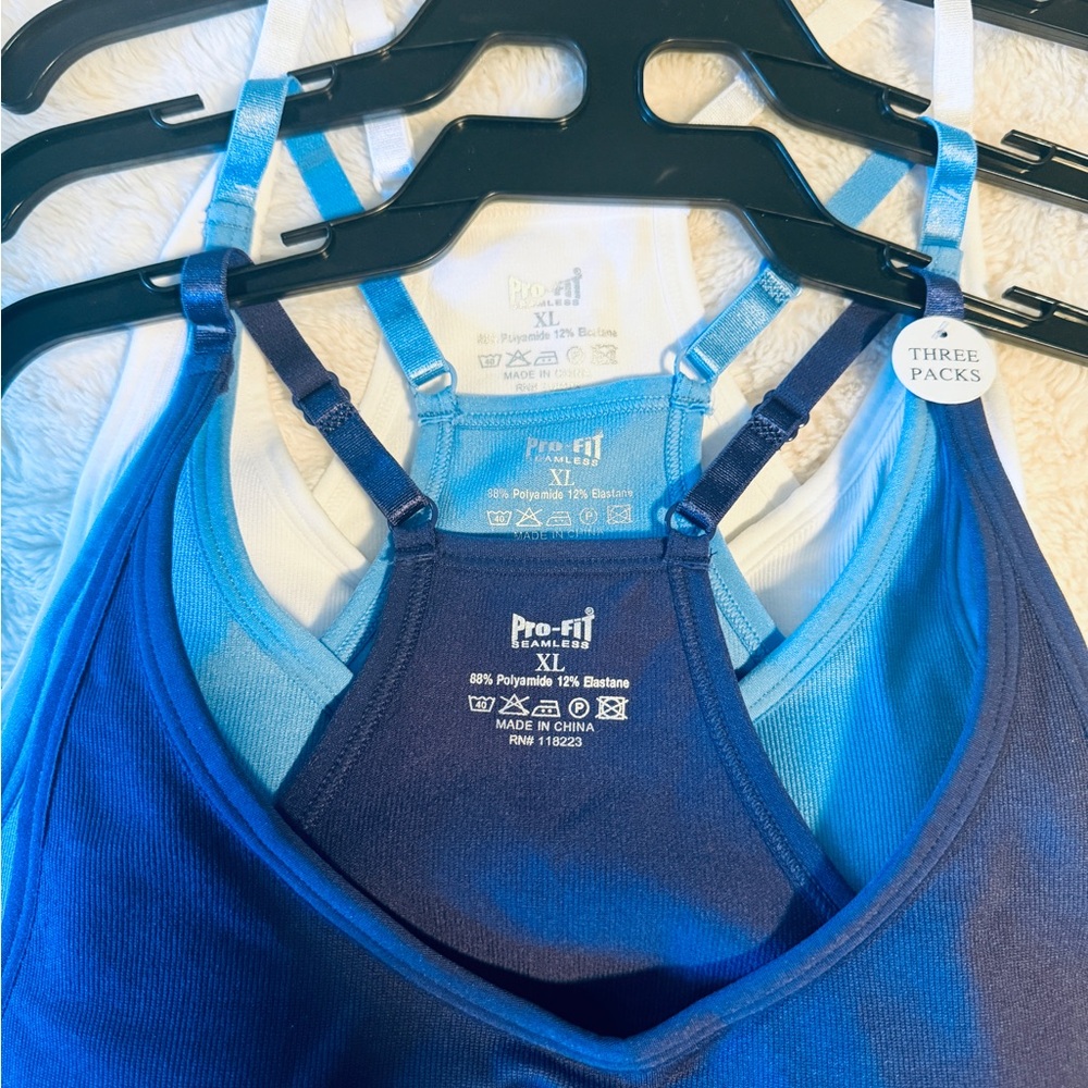 NWT Pro-Fit Seamless V-Neck Sports Bra 3pack - Picture 3 of 4